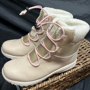 Women’s Columbia winter boots size 7